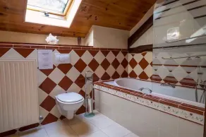 Villa de Bien-être Unique avec Sauna et Piscine - Image 4