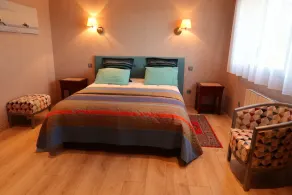 Maison indépendante de 120m2  accessible aux PMR face aux vignes du Pape Clément - Image 4
