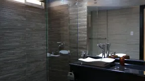 Luxury modern apartment near Quicentro - Image 2