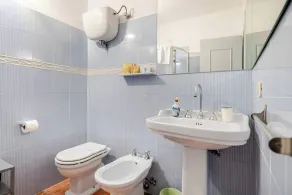 Apartment with 2 Bathrooms & Private Parking – 5 km from Assisi - Image 3