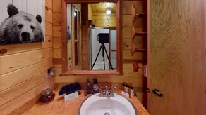Standing Bear Lodge in the Upper Valley - Image 3