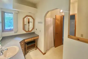 Family Friendly Beachfront Lakehouse - Image 4