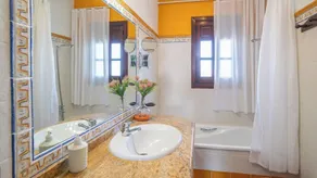 Lantligt hus för grupper nära Málaga - Image 2