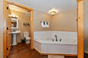 Big 10 Luxury Cabin/Walk to Snow Summit- HotTub - Image 2