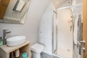 Damselfly - sleeps 2 guests  in 1 bedroom - Image 2