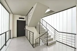 Property with parking, Ac,wifi, metro & at only 8 min.from city centre by metro. - Image 2