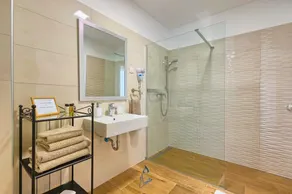 Modern 6-BR villa for 12+2 with pool close to Pula - Image 4