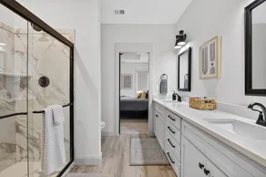 Plush & Roomy - Perfect For All Ages Near Ku & Kc 3 Bedroom Duplex - Image 4
