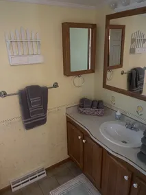 3-Zimmer-Haus eingebettet auf einem bewaldeten Grundstück in Door County - Image 4