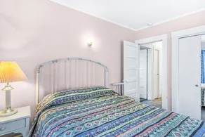 Maison familiale confortable, duplex inférieur, à 3 rues de la plage et des boutiques - Image 4