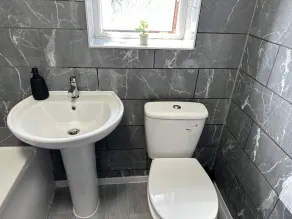 House Sleeps 7 - Contractors, Free Parking - Image 5