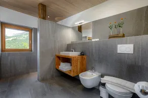 Apartment 'Vernalhof Apt Panorama Large' with Mountain View, Shared Terrace and Wi-Fi - Image 2
