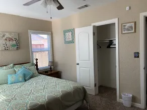 Charming home in a great neighborhood just minutes from hospitals - Image 5