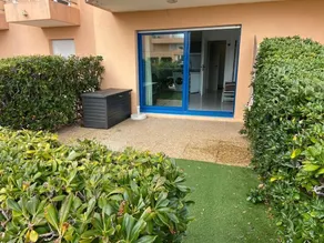 Nice place with sea and swimming pool - Image 3