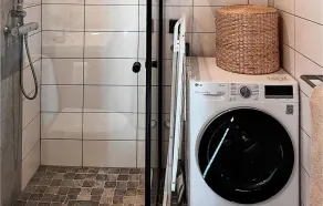 Cozy Home In Vallda With Kitchen - Image 4
