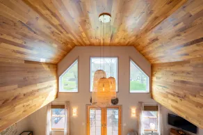 Lakefront Chalet - Pet Friendly No Fee - Image 2