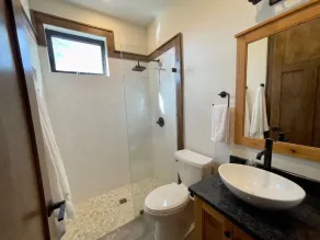 Golden Eagle Landing: Modern Mountain Getaway, Hot Tub, Pet Friendly, WiFi, Long - Image 4