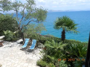 Beautiful Villa by the sea literally steps away from the beach! - Image 5
