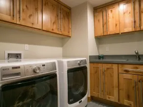 ⭐️ Luxe 6BR / 6BA Home Sleeps 18! Sauna + vapeur + bain à remous à 5 minutes des pistes de ski TD - Image 3