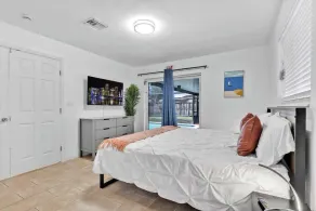 Pool + Game Room 4BR · Cheerful Hollywood Getaway - Image 5