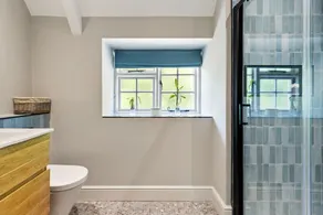 Teacher's Cottage - Image 4