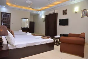 Ibis Lodge Guest House Khayaban-e-Mujahid DHA - Image 3