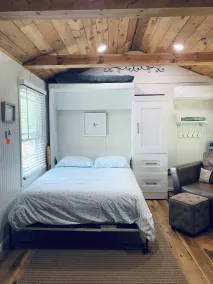 Couples Getaway on Lake Huron 2 miles south of the quaint town of Lexington - Image 4