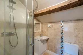 Wonderful Grade II Cotswold Stone Cottage in Perfect Location - Image 2