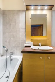 Wifi, piscine, balcon, télévision, casier à ski, 60m², Brides Les Bains - Image 3