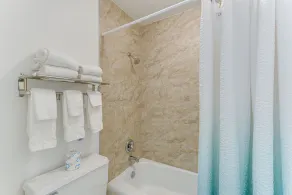 All-New, Huge Pool, 70\" TV, Bunk Beds, Tiki Bar & Grill! - Image 4