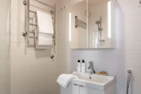 1br apartment with balcony and sea view - Image 3