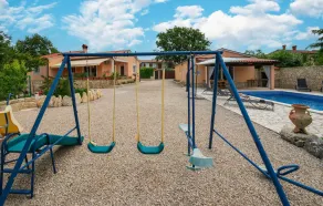 Pet friendly home in Labin - Image 3