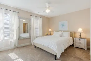 Chefs Kitchen, King Beds, Smart TVs. Close to downtown! Dead End Street - Image 3