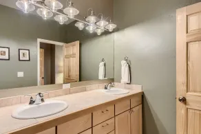 4 Bedrooms - Image 5