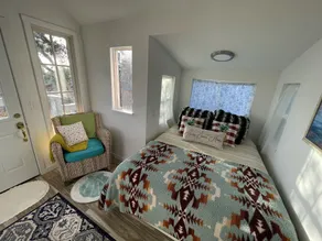 Zenful Avo-Cottage w/hot tub — 5 min from the beach & hiking! - Image 4