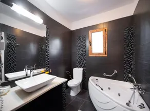 Pegasus - Three Bedroom Villa, Sleeps 6 - Image 2