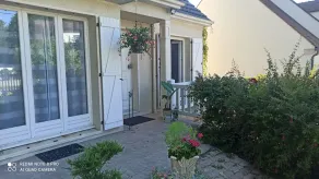 FOR RENT PRIVATE ROOM WITH BALCONY AND JERDIN - Image 1