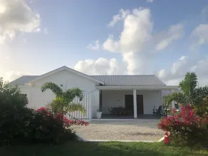 Spacious and quiet home w/pool - 5 minutes to the beach - Image 4