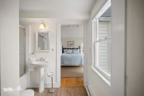 Unwind by the Bay: Pet-Friendly and Linekin Bay Views! - Image 3