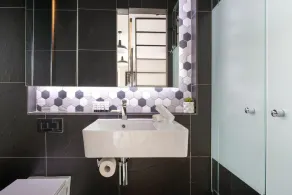 House of Windsor by Ready Set Stay - Kings Domain - Fully Fenced and WIFI - Image 3