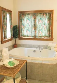 White Lace Inn - Image 5