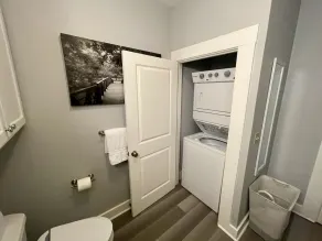 Midtown Apt - 2Bed / 2Bath - Privat badtunna och uteplats!  - Nära Pearl och Dtwn - Image 2