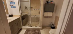 Lovely Basement with 2 Bedrooms and Kitchen - Image 2