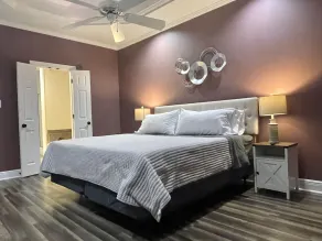 Near Hospital & Shopping Centers- 3/2 with pool - Image 3