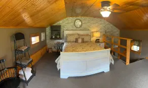 Cozy Couples Farmhouse Cottage- Minutes walk from Swain Ski Resort - Image 4