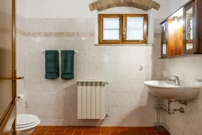Apartamento vacacional \"Casa Le Basse - Vetulonia\" con terraza privada, jardín compartido y Wi-Fi - Image 4