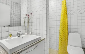 1 Bedroom Cozy Apartment In Allinge - Image 2
