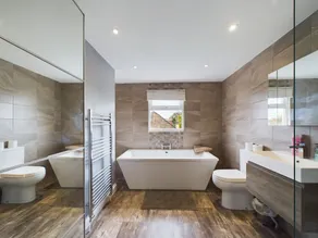 Beautiful 4 bed | 3 bathroom house | Garden| 5 mins walk to East Croydon station - Image 5