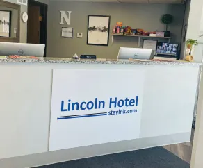 Lincoln Hotel - Image 4