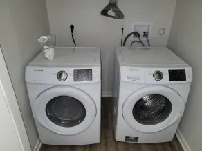 Modern Omaha Getaway with Private Deck & Free Parking - Image 2